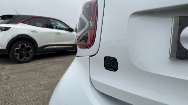 Smart EQ fortwo coupe 60kW EQ Exclusive 17kWh 2dr Auto [22kWCh] Electric Coupe